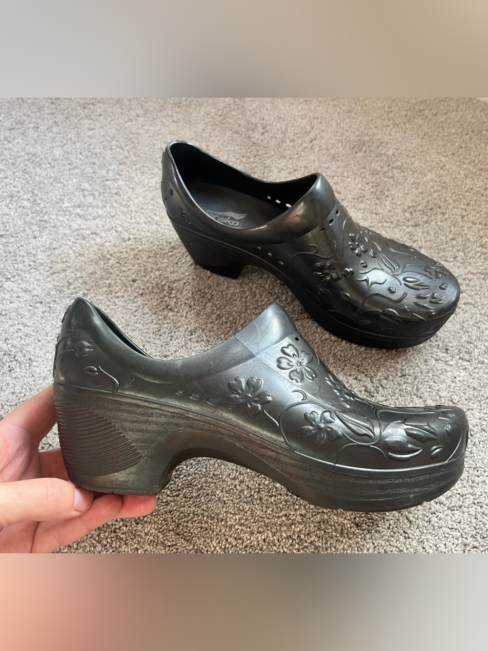 Dansko Pixie Size 40 Embossed Floral Rubber EVA Professional Clog Waterproof